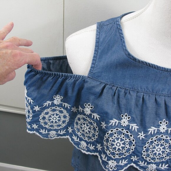 SO Short Sleeve Cold Shoulder Chambray Embroidered Blouse Size XS - Picture 2 of 6